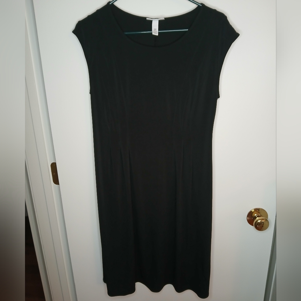 Liz Lange Black Maternity Dress. Size S/P